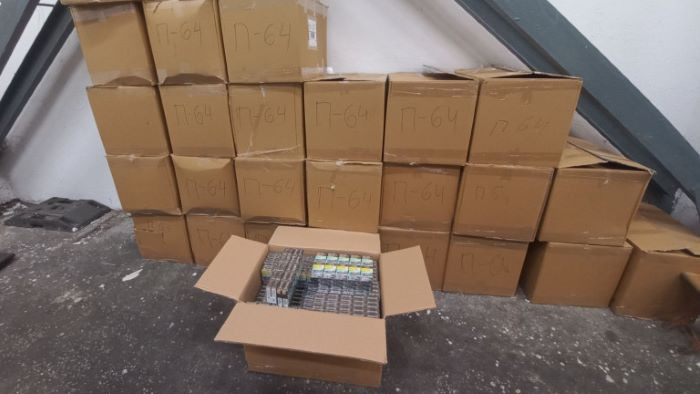 Митнически служители на ГКПП Капитан Андреево откриха 64 000 кутии